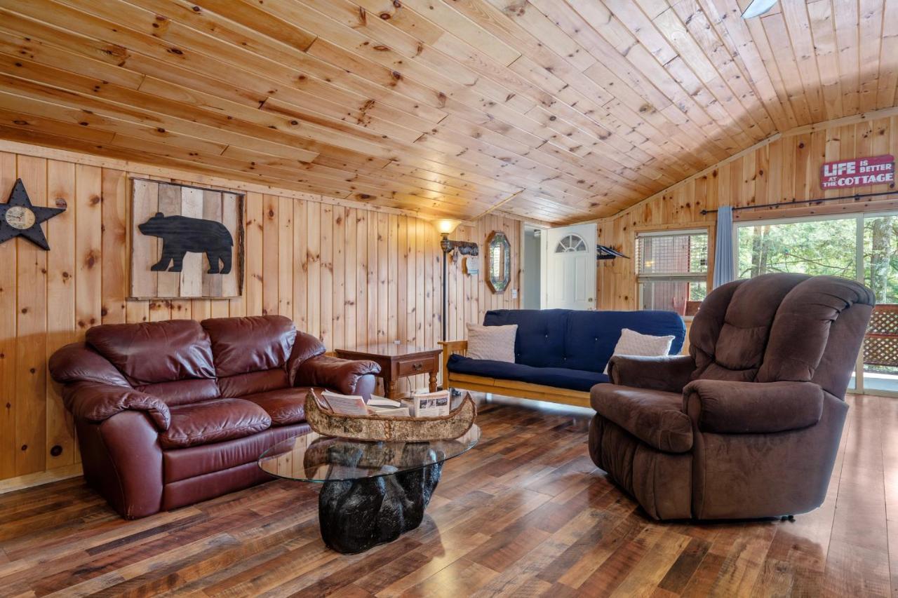 Hide-A-Way Waterfront Cottages Lake Luzerne Exterior photo