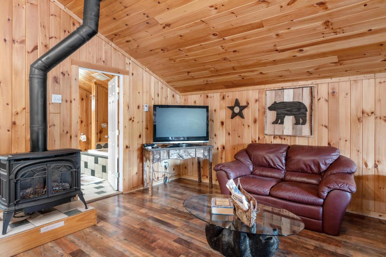 Hide-A-Way Waterfront Cottages Lake Luzerne Exterior photo