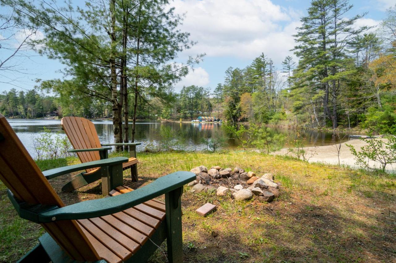Hide-A-Way Waterfront Cottages Lake Luzerne Exterior photo