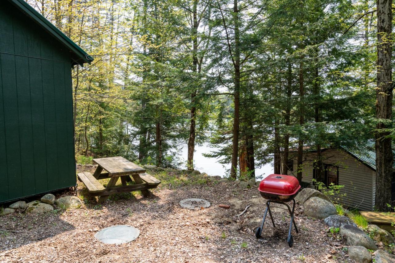 Hide-A-Way Waterfront Cottages Lake Luzerne Exterior photo
