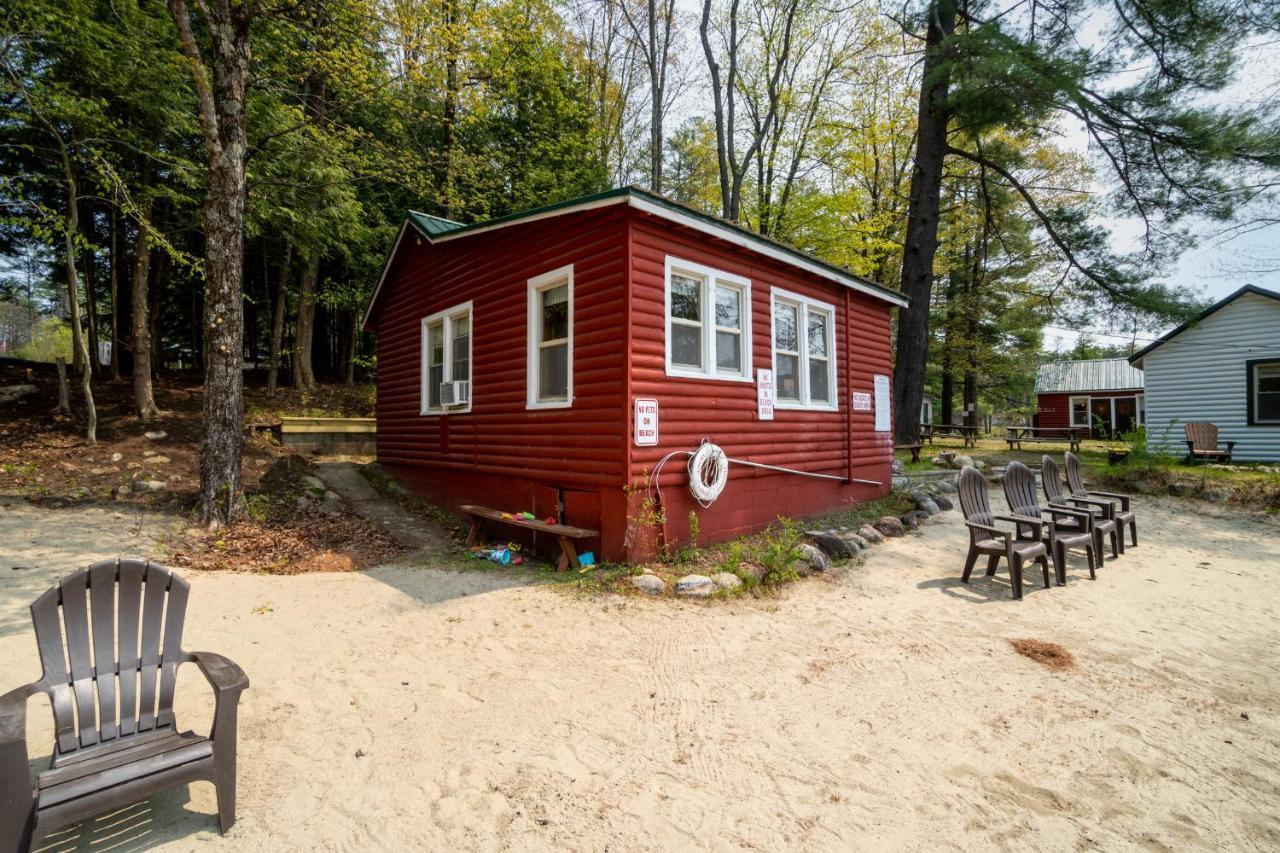 Hide-A-Way Waterfront Cottages Lake Luzerne Exterior photo
