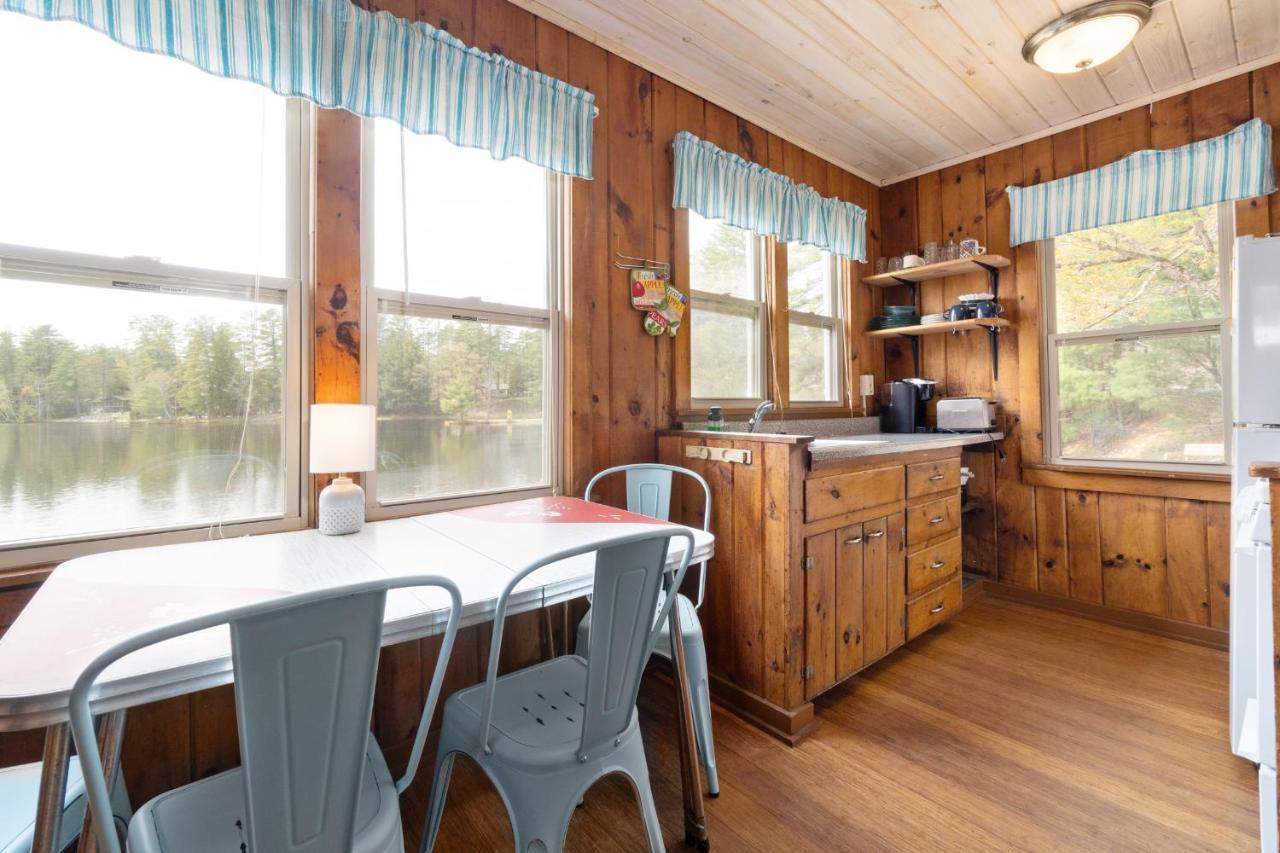 Hide-A-Way Waterfront Cottages Lake Luzerne Exterior photo