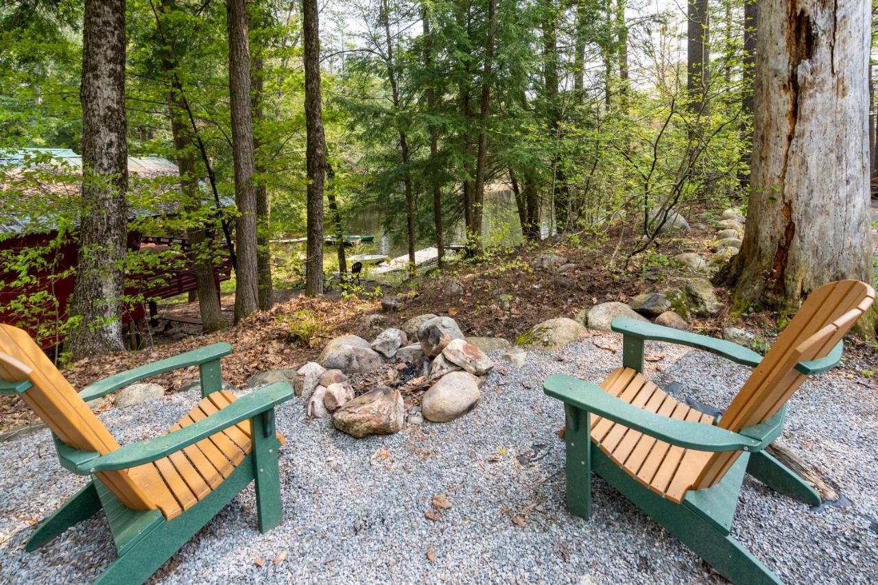 Hide-A-Way Waterfront Cottages Lake Luzerne Exterior photo