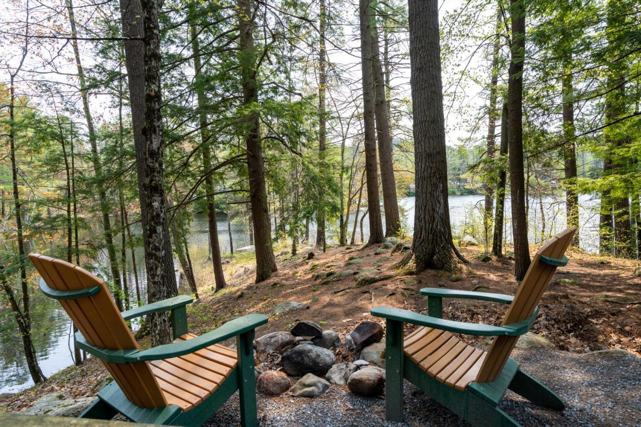Hide-A-Way Waterfront Cottages Lake Luzerne Exterior photo