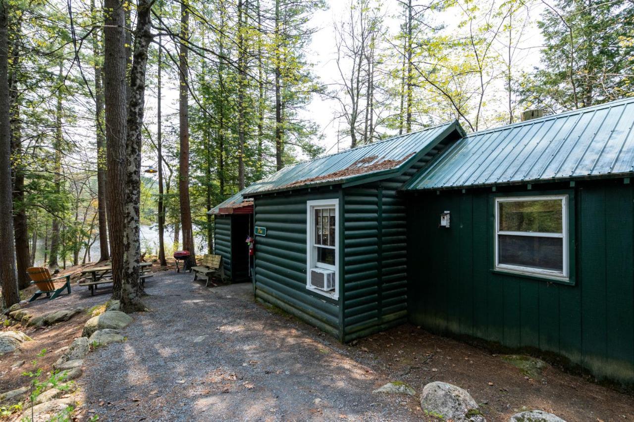 Hide-A-Way Waterfront Cottages Lake Luzerne Exterior photo