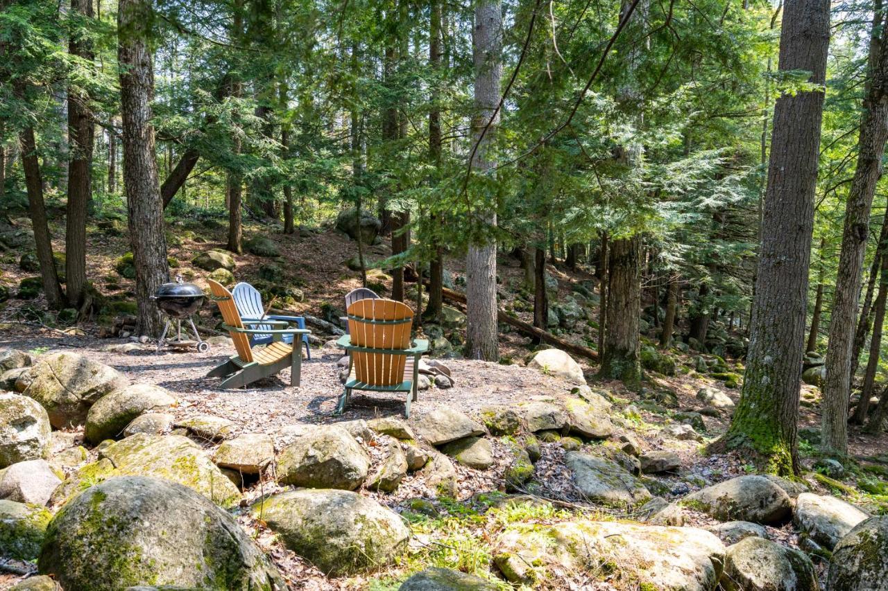Hide-A-Way Waterfront Cottages Lake Luzerne Exterior photo
