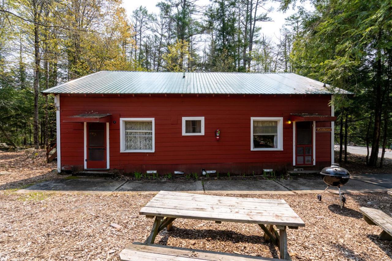 Hide-A-Way Waterfront Cottages Lake Luzerne Exterior photo